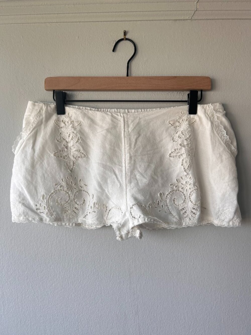 Free People True Charm Embroidered Micro Shorts White Lace Trim Size M